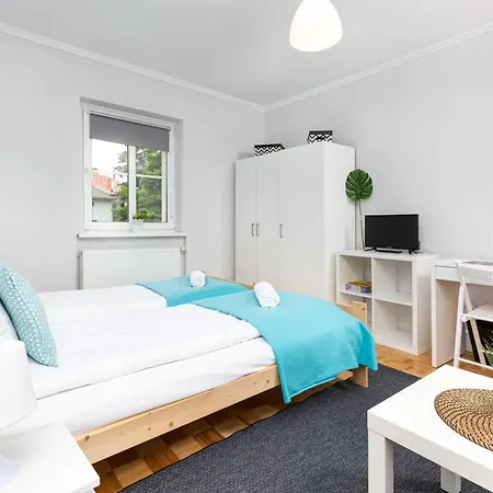 Niepodległości By Renters *
